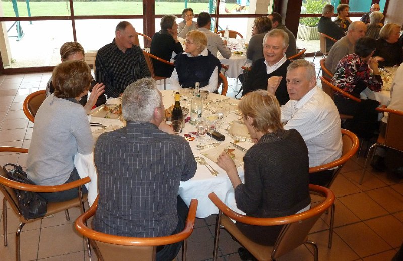 2010-12-05 AG 103 A Table.JPG